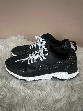 {Columbia} Vitesse Trail Hiking / Running Shoes in Black - Womens 7.5